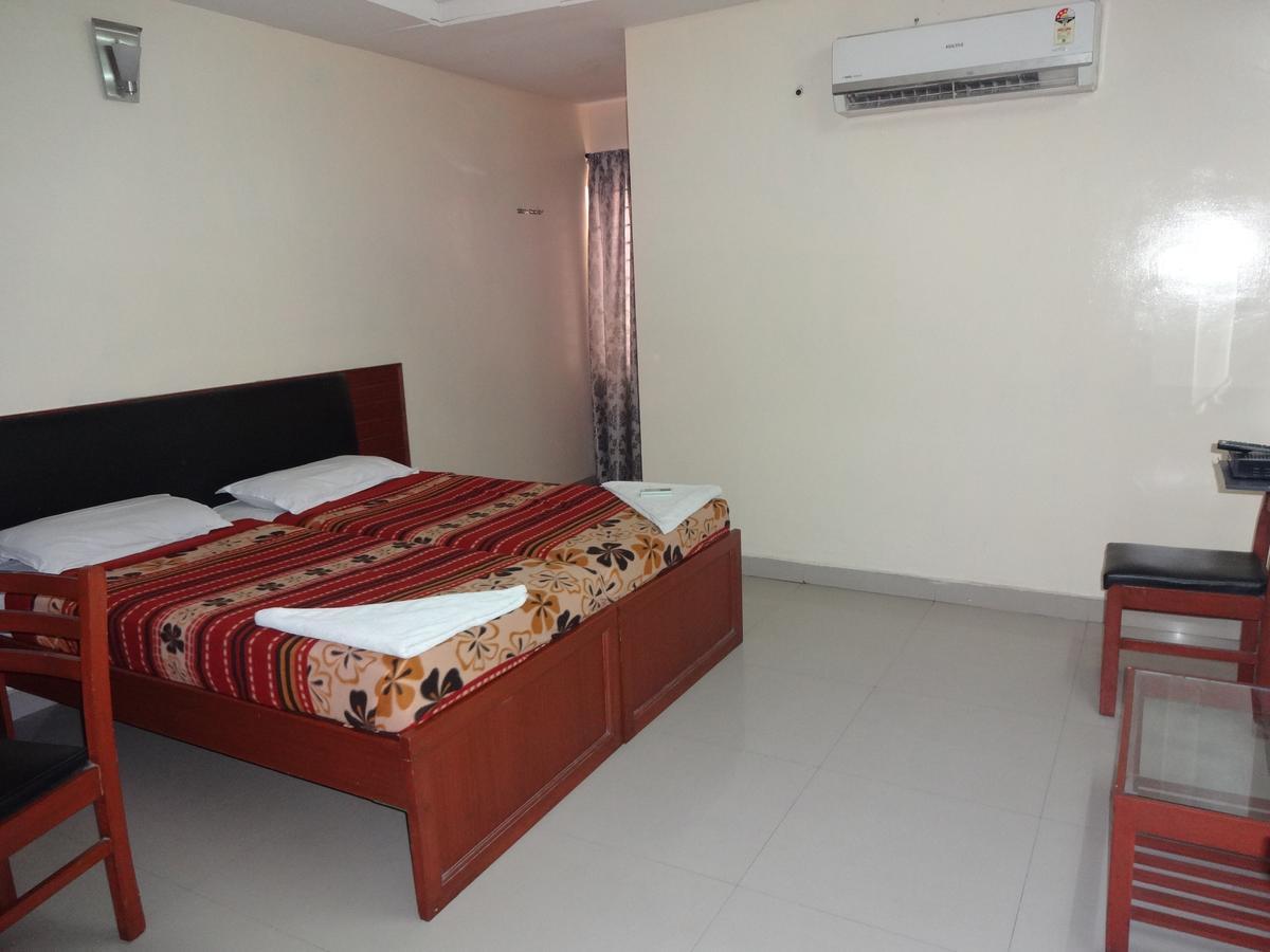 Hotel Sea Shell Park Chennai Exterior foto
