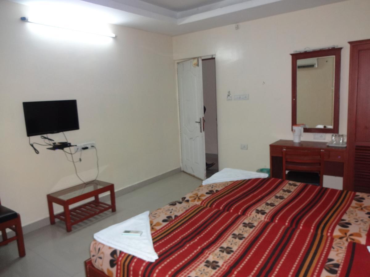 Hotel Sea Shell Park Chennai Exterior foto