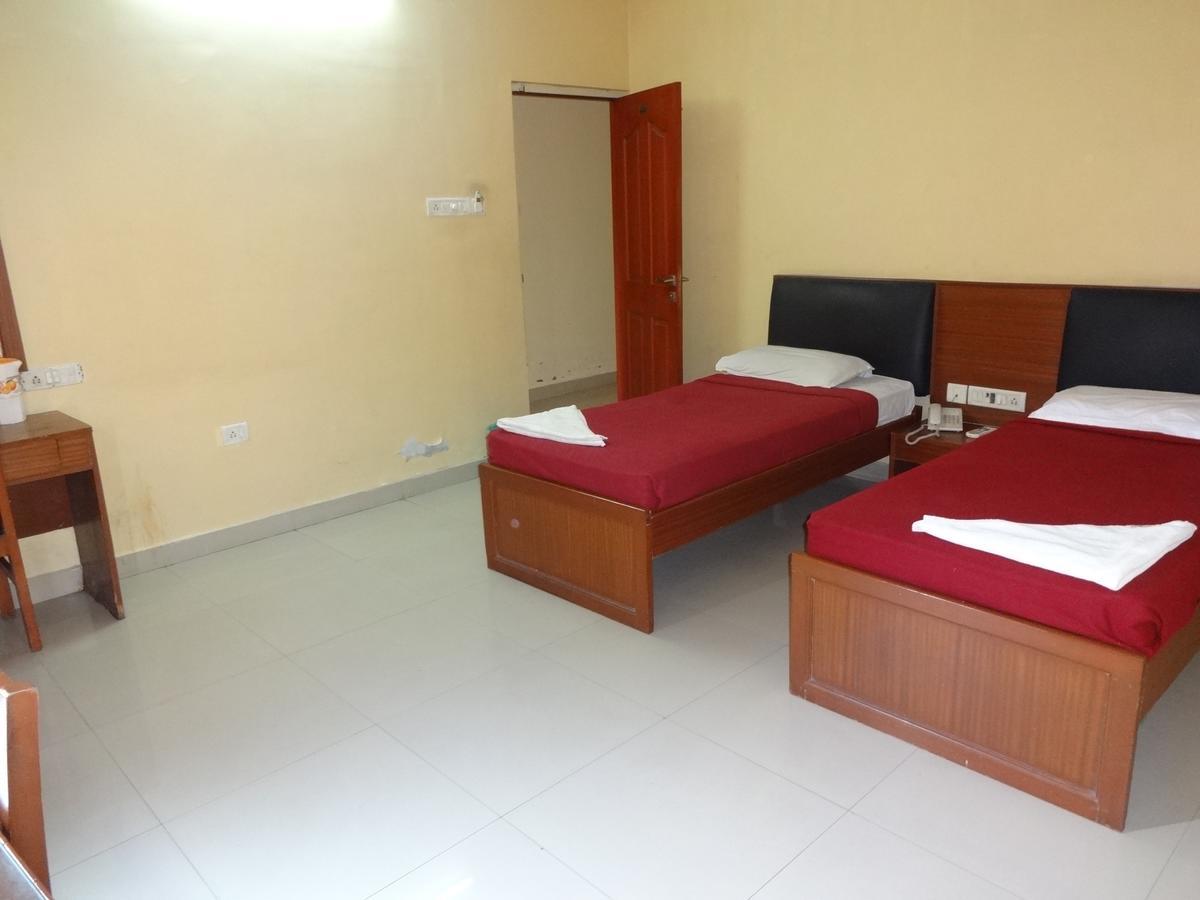 Hotel Sea Shell Park Chennai Exterior foto